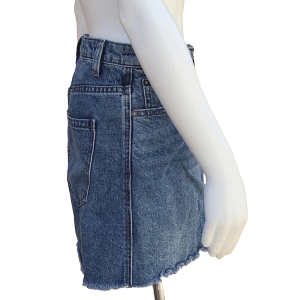 WE THE FREE PEOPLE Front Zipper Jean Skirt 28 M Denim Mini Frayed Hem 30" Waist - Picture 8 of 16